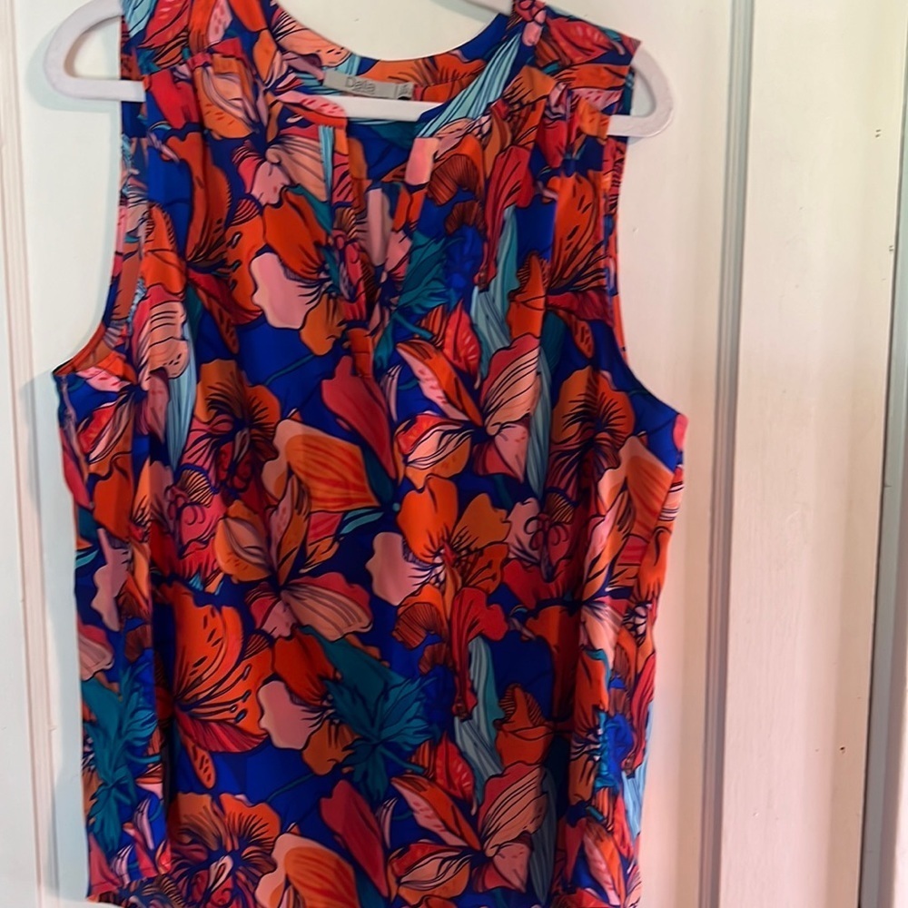 NWOT Dalia top Size Large